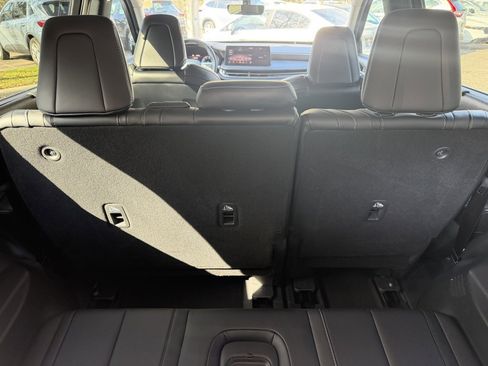 Used 2023 INFINITI QX60 Luxe w/ Performance Audio Package image 8