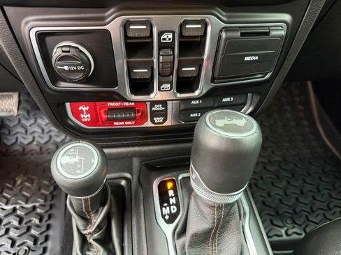Used 2021 Jeep Wrangler Unlimited Rubicon AWD/4WD image 42