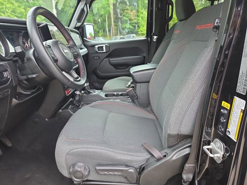 Used 2024 Jeep Wrangler Unlimited Rubicon AWD/4WD image 4