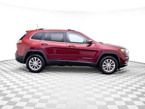 Used 2019 Jeep Cherokee Latitude w/ Cold Weather Group AWD/4WD image 8