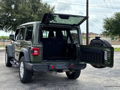 Used 2021 Jeep Wrangler Unlimited Sport w/ Sun And Sound Package AWD/4WD image 6