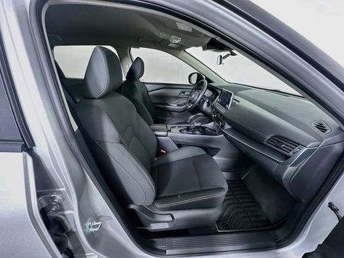 Used 2024 Nissan Rogue S FWD image 32