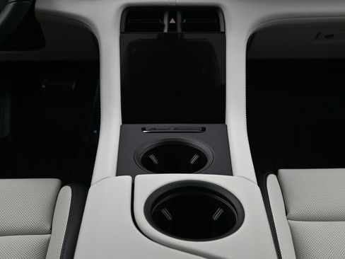 New 2026 Porsche Taycan image 10