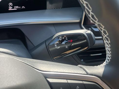 New 2026 Volkswagen Tiguan SE AWD/4WD image 17