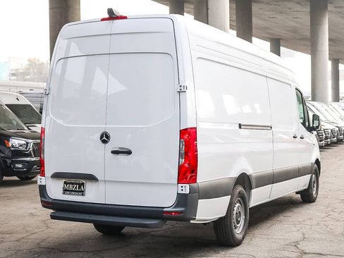 New 2024 Mercedes-Benz eSprinter 170 Cargo image 6