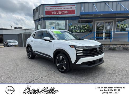 Certified 2025 Nissan Kicks SR AWD/4WD image 1
