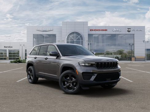 New 2025 Jeep Grand Cherokee Altitude image 5