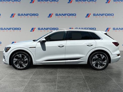 Used 2023 Audi e-tron Premium Plus w/ Premium Plus Package AWD/4WD image 2