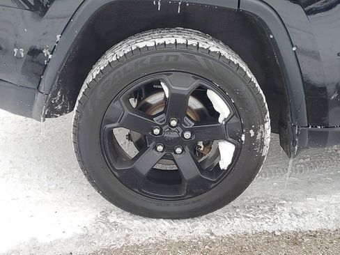 Used 2018 Jeep Grand Cherokee Laredo image 5