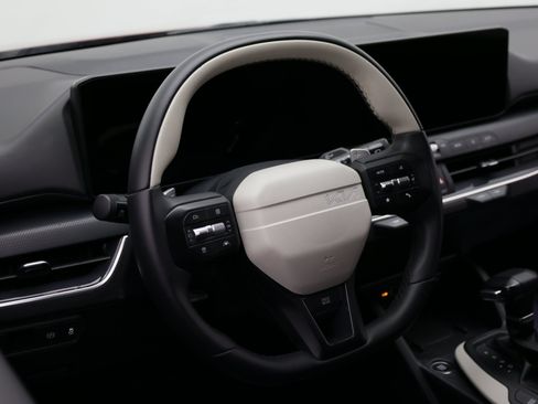 Used 2025 Kia K4 GT-Line FWD image 10