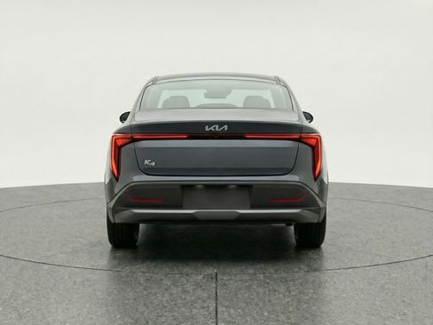 Used 2025 Kia K4 LXS image 7