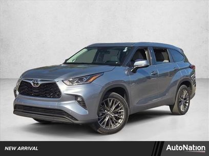 Used 2023 Toyota Highlander Limited