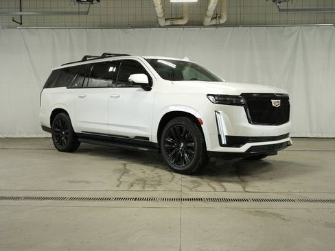 Used 2022 Cadillac Escalade ESV Sport w/ Touring Package image 7