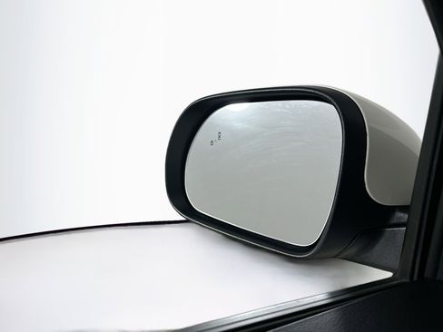 Used 2025 Kia Soul LX w/ LX Technology Package image 16