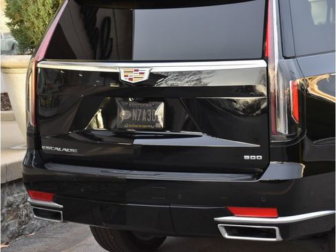 Used 2023 Cadillac Escalade ESV Premium Luxury image 27