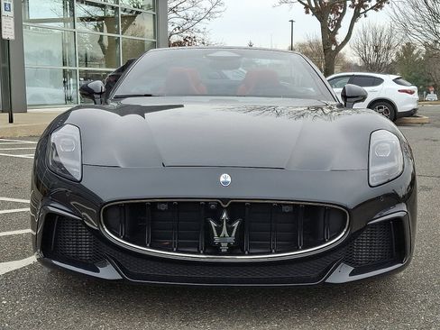 Used 2024 Maserati GranCabrio Trofeo image 2