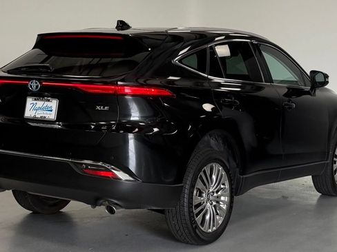 Used 2024 Toyota Venza XLE AWD/4WD image 3