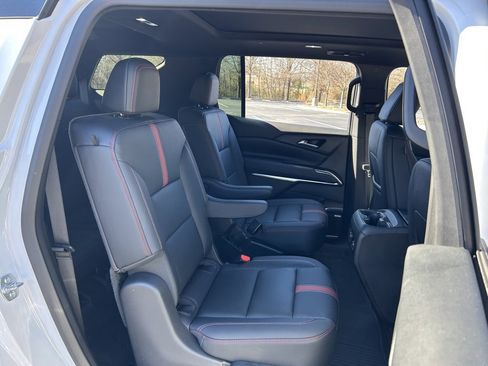 Used 2025 Chevrolet Traverse RS w/ LPO, Floor Liner Package image 48