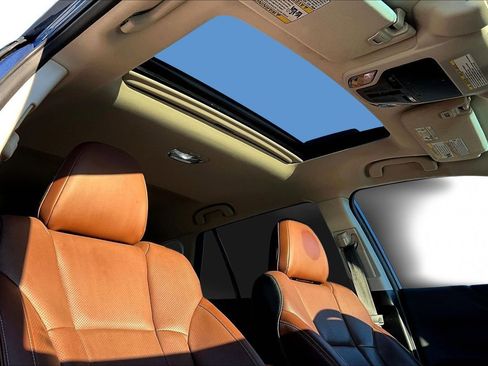 Used 2022 Subaru Outback Touring XT image 27