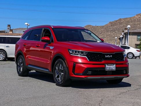 Used 2022 Kia Sorento EX image 2