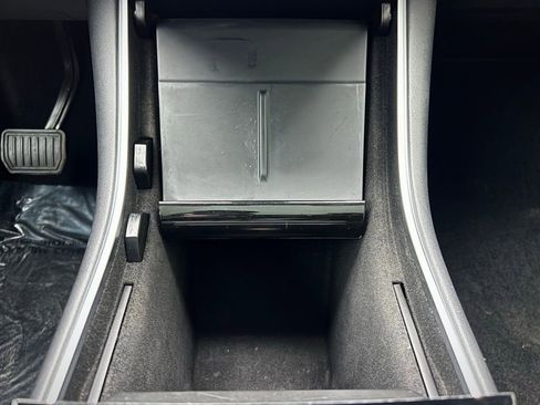 Used 2021 Tesla Model Y Long Range image 63