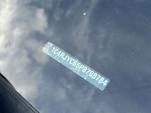 Used 2023 Jeep Grand Cherokee Trailhawk image 31