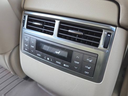 Used 2011 Lexus LX 570 4WD image 42