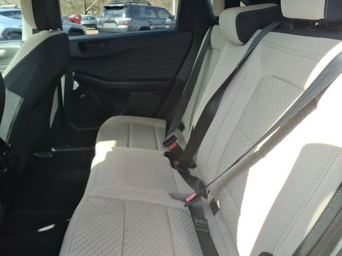 Used 2022 Ford Escape SE w/ Cold Weather Package image 10