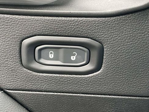 Used 2023 Jeep Wrangler Sahara w/ Cold Weather Group image 16