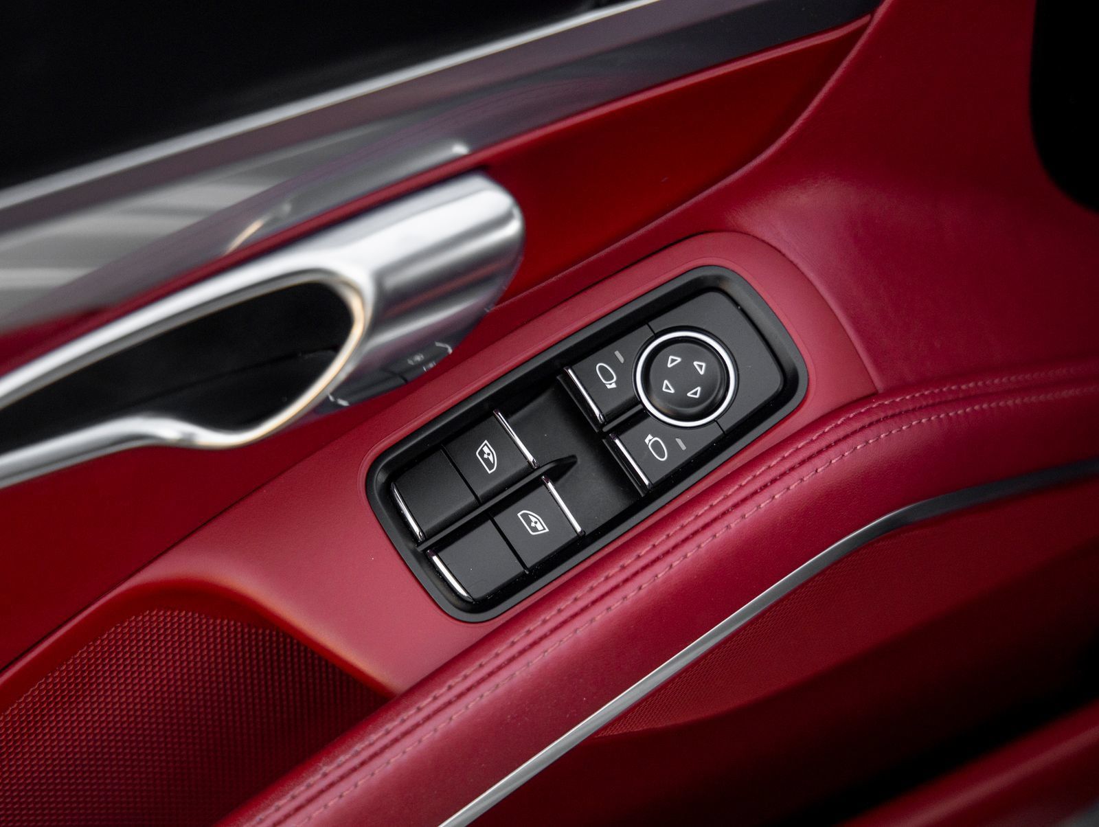Certified 2019 Porsche 718 Cayman RWD image 21
