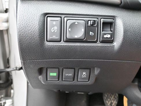 Used 2017 Nissan Sentra SR Turbo FWD image 19