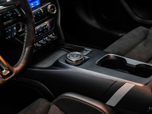 Used 2021 Ford Mustang Shelby GT500 w/ Carbon Fiber Track Pack image 61