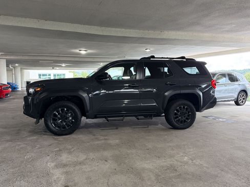 Used 2026 Toyota 4Runner SR5 RWD image 2