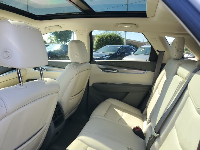 Certified 2018 Cadillac XT5 Luxury w/ Driver Awareness Package AWD/4WD image 9