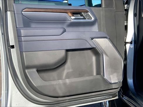 Used 2025 Chevrolet Silverado 2500 High Country w/ Technology Package image 22