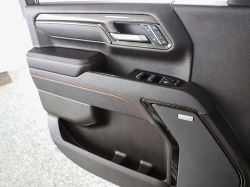 Used 2025 GMC Sierra 2500 AT4 w/ AT4 Premium Plus Package image 26