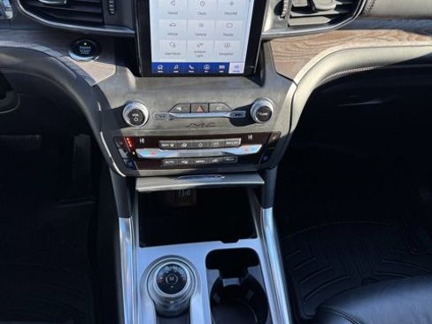 Used 2020 Ford Explorer Platinum w/ Premium Technology Package image 6