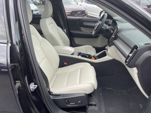 Used 2024 Volvo XC40 B5 Ultimate w/ Protection Package Premier AWD/4WD image 8