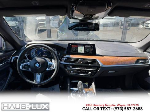 Used 2018 BMW 530i xDrive w/ M Sport Package image 25
