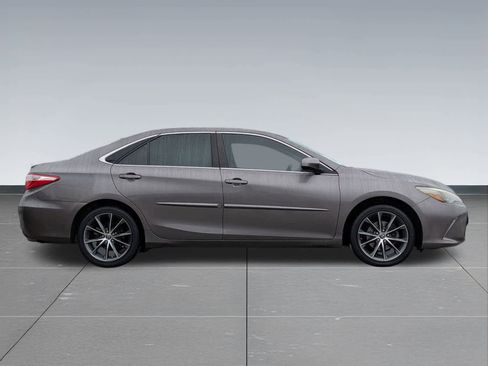 Used 2015 Toyota Camry XSE image 7