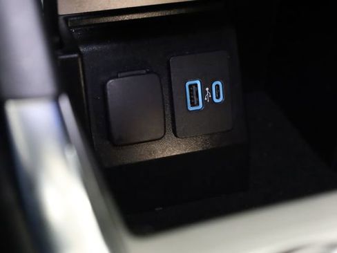 Used 2023 Ford Explorer Limited image 22