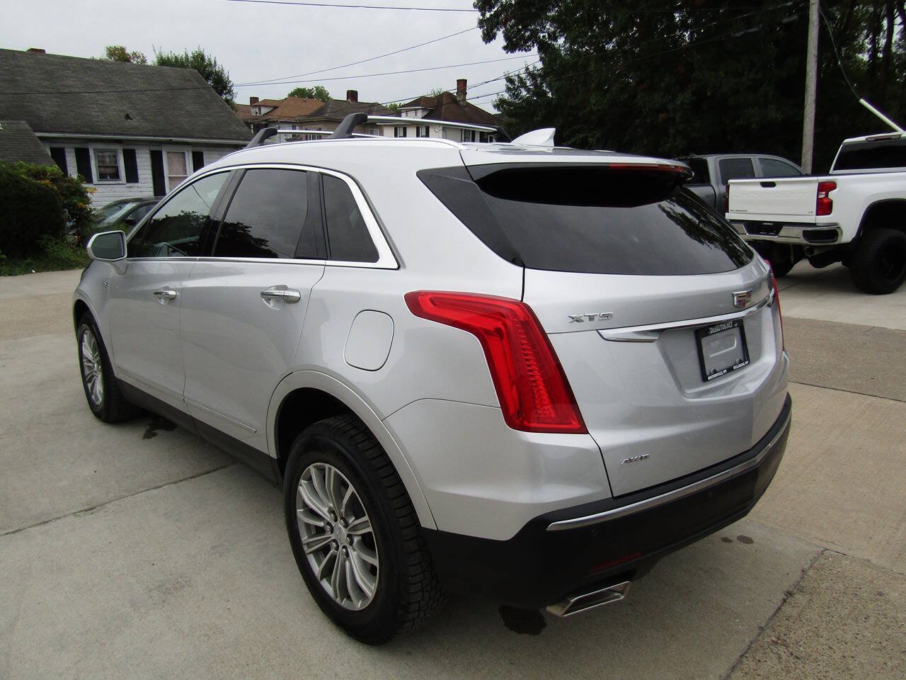 Used 2017 Cadillac XT5 Luxury AWD/4WD image 8