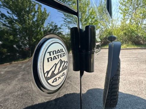 Used 2018 Jeep Wrangler Sport AWD/4WD image 9