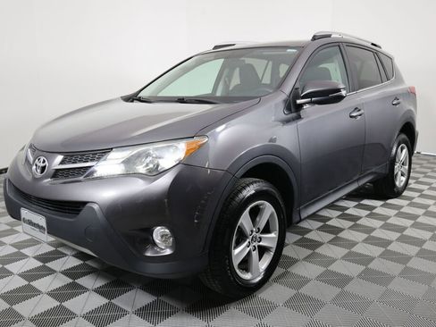 Used 2015 Toyota RAV4 XLE FWD image 5