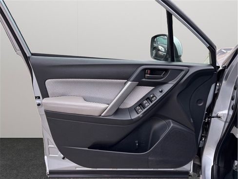 Used 2018 Subaru Forester 2.5i Premium image 18