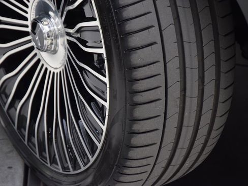 Used 2024 Mercedes-Benz Maybach S 680 4MATIC image 2