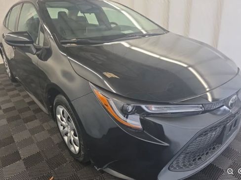 Used 2020 Toyota Corolla LE FWD image 4