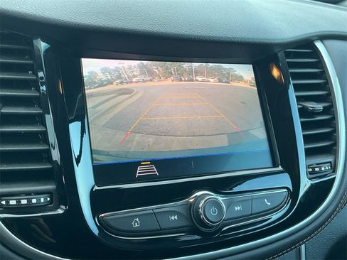 Used 2022 Chevrolet Trax LT w/ Sport Edition image 21