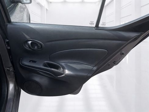 Used 2012 Nissan Versa SV FWD image 32