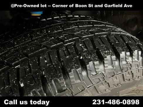 Used 2019 Toyota Tacoma TRD Off-Road w/ Technology Package image 11